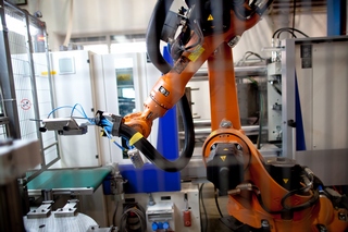 Tersys mes plastic robot01.jpg